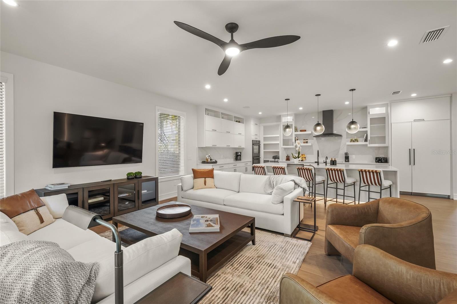455 CLEVELAND DR, SARASOTA, FL, 34236