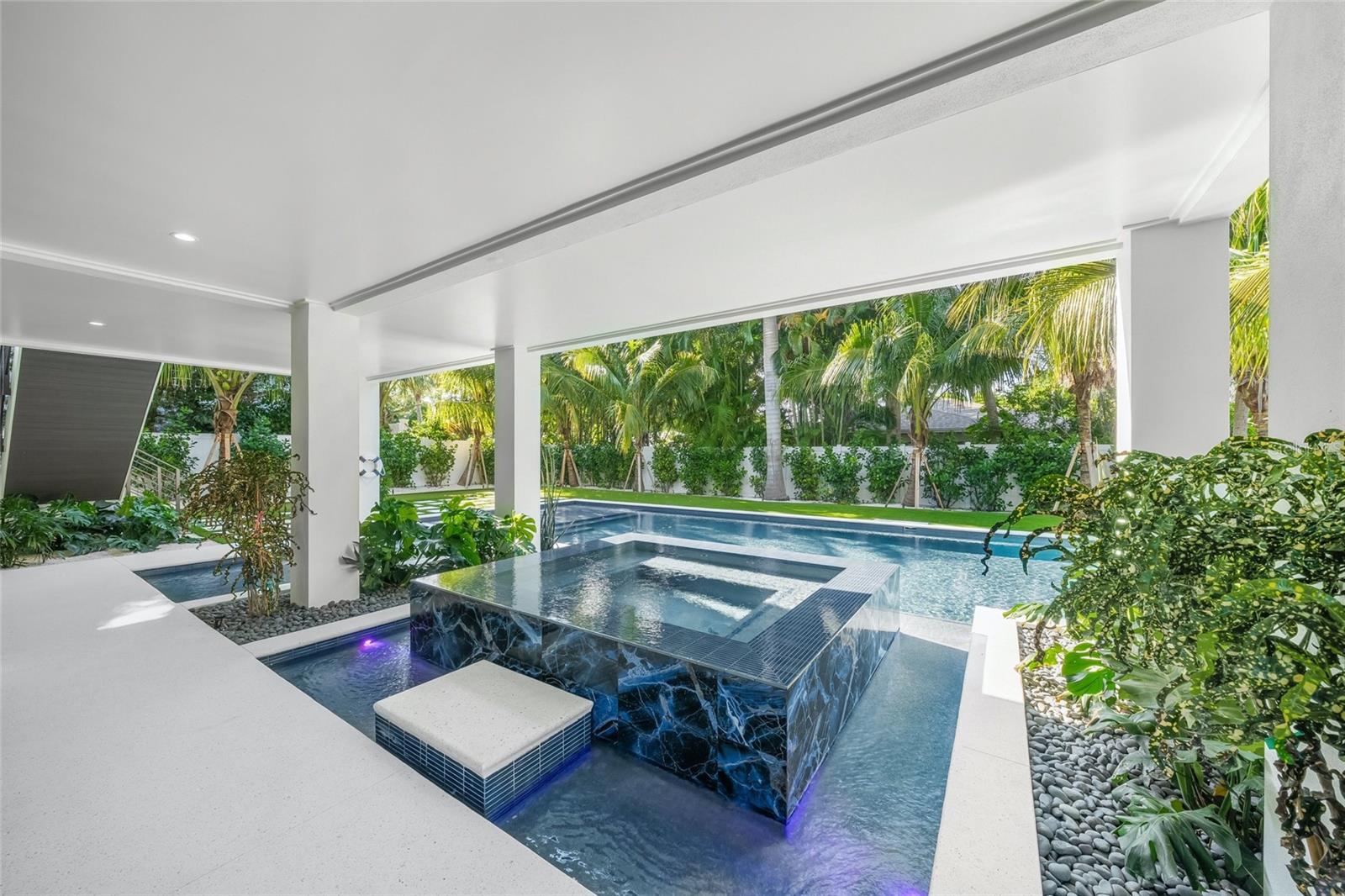 455 CLEVELAND DR, SARASOTA, FL, 34236