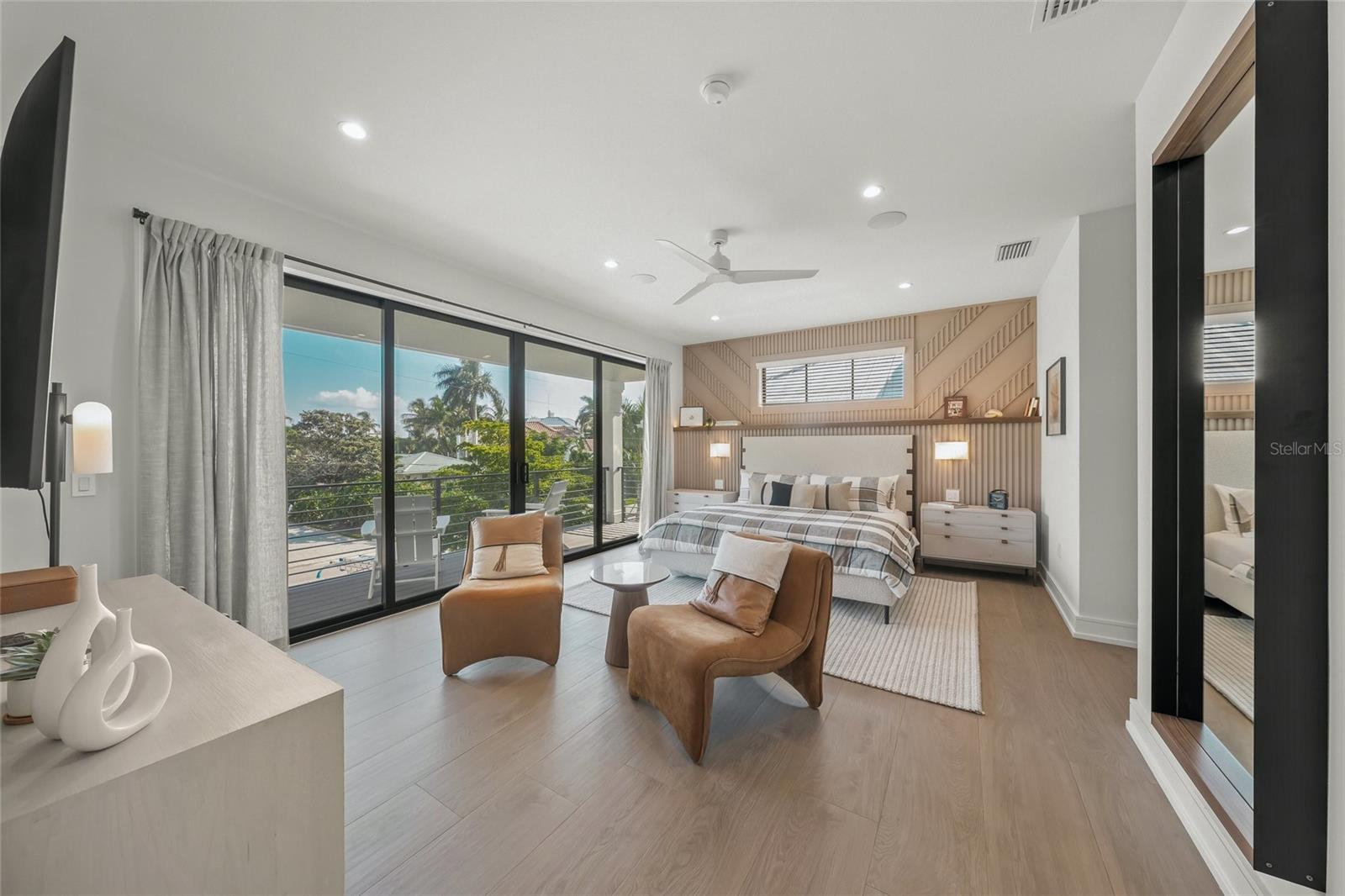 455 CLEVELAND DR, SARASOTA, FL, 34236