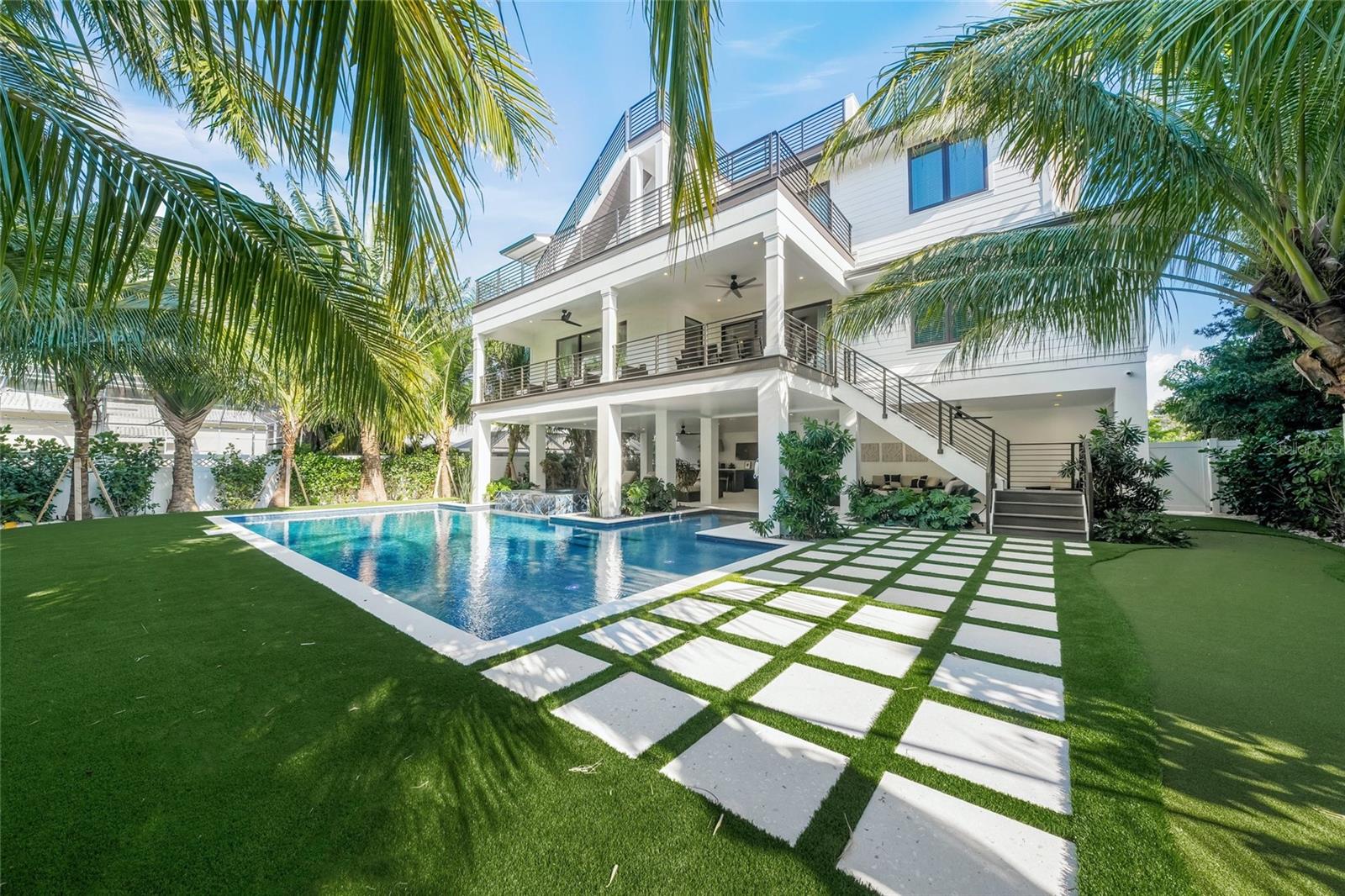 455 CLEVELAND DR, SARASOTA, FL, 34236