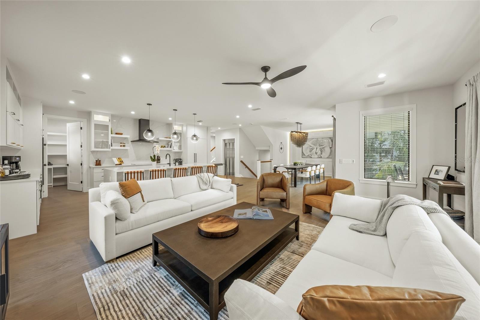 455 CLEVELAND DR, SARASOTA, FL, 34236