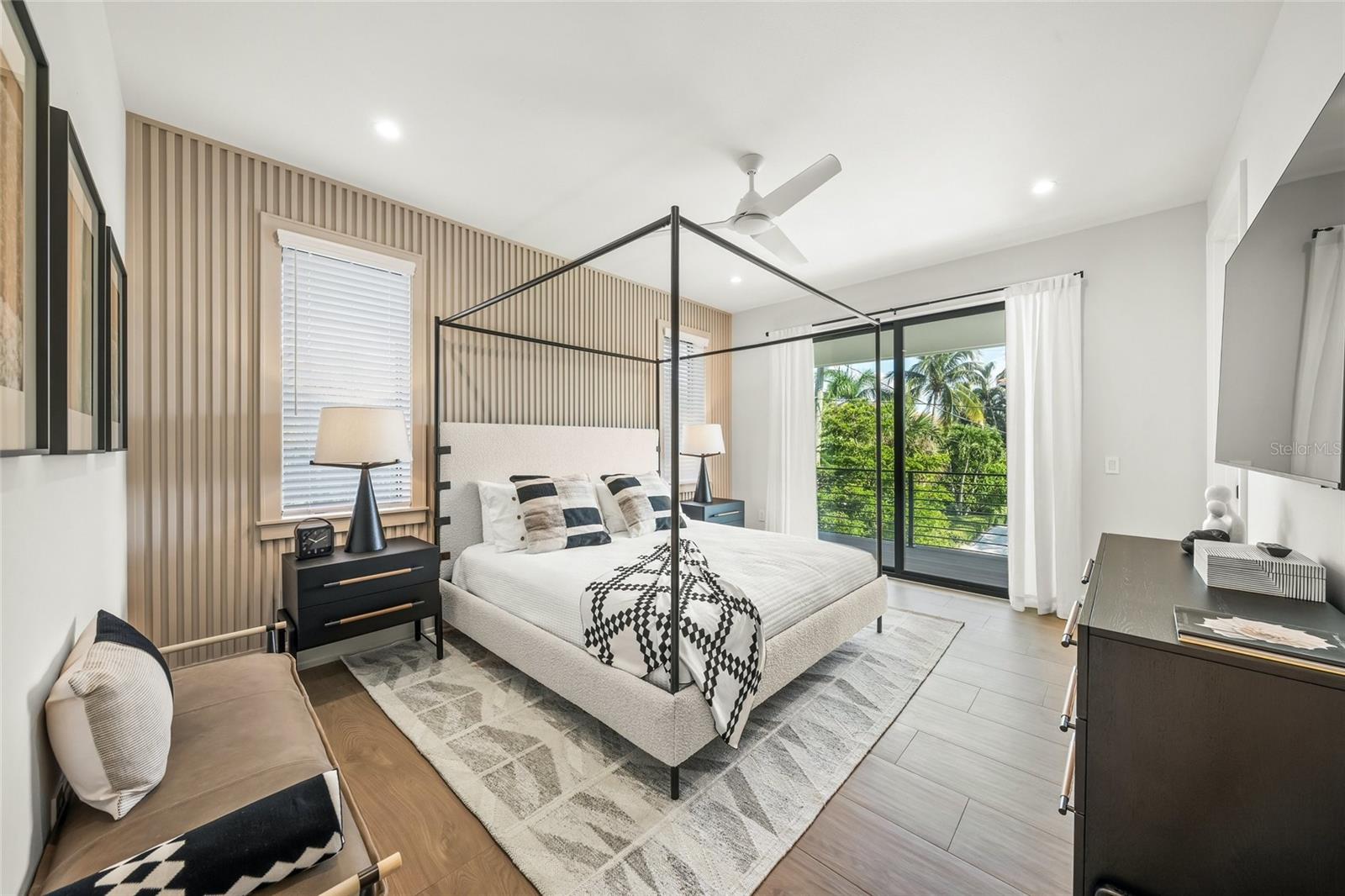 455 CLEVELAND DR, SARASOTA, FL, 34236