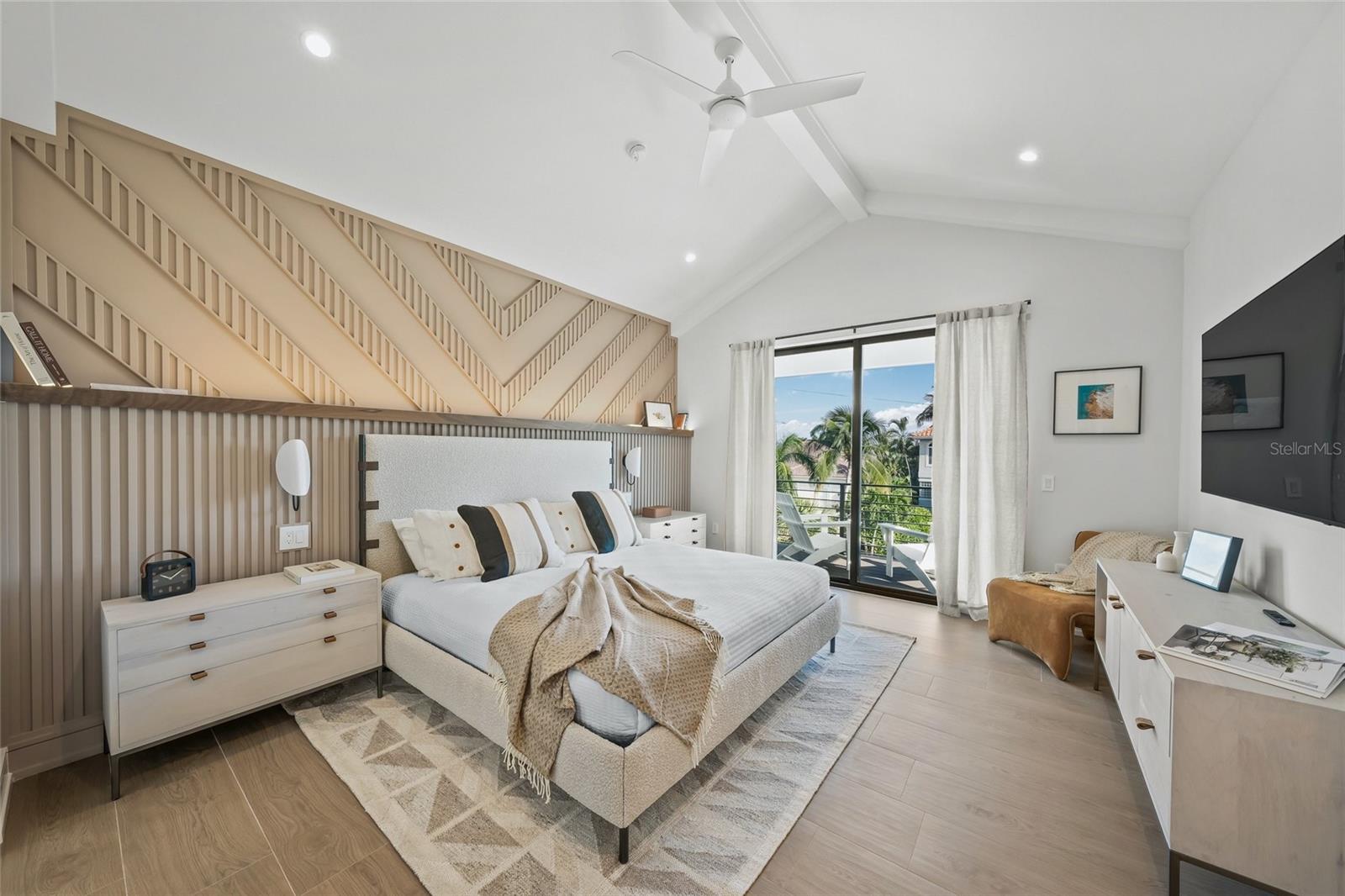 455 CLEVELAND DR, SARASOTA, FL, 34236