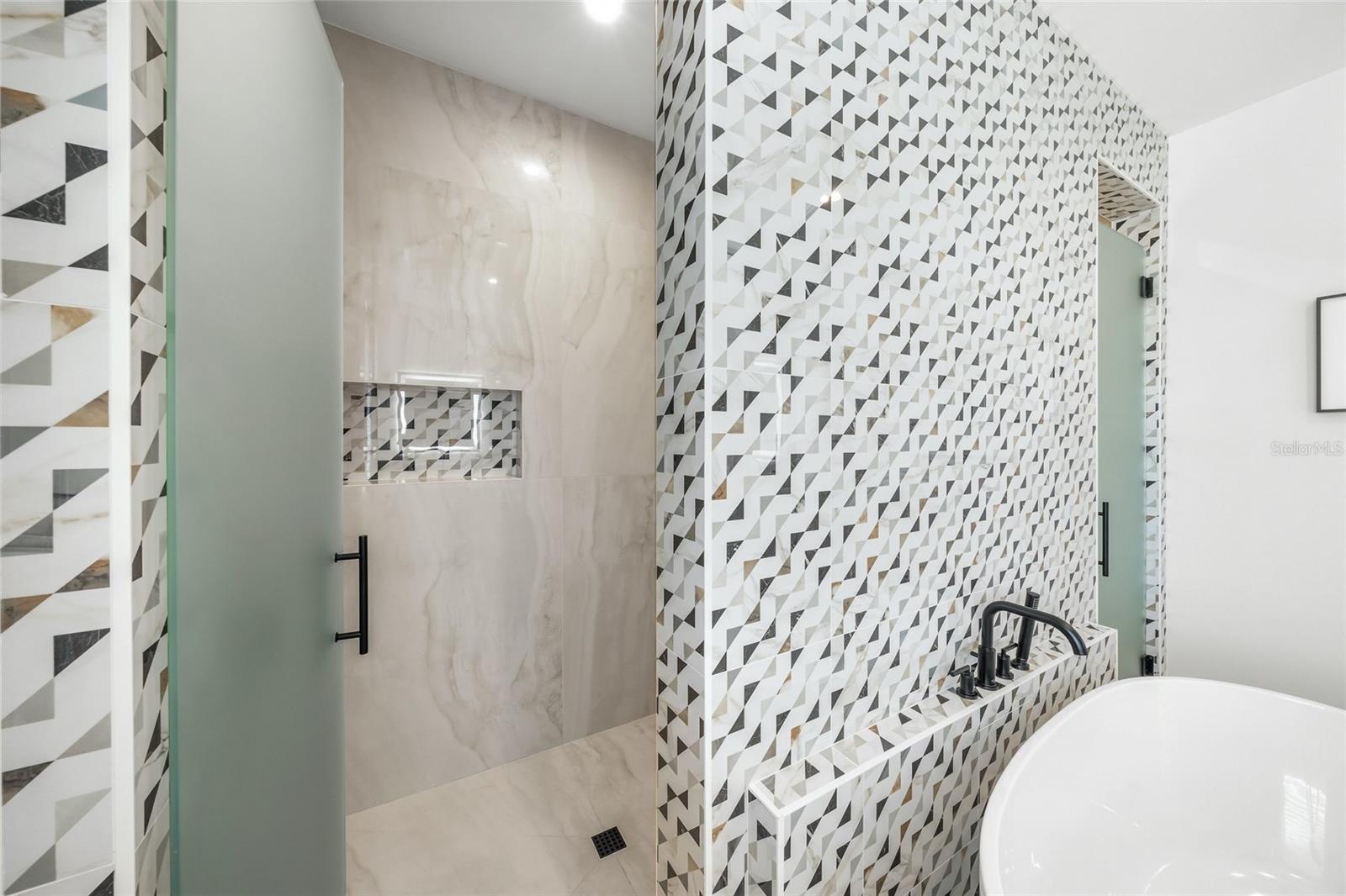 455 CLEVELAND DR, SARASOTA, FL, 34236