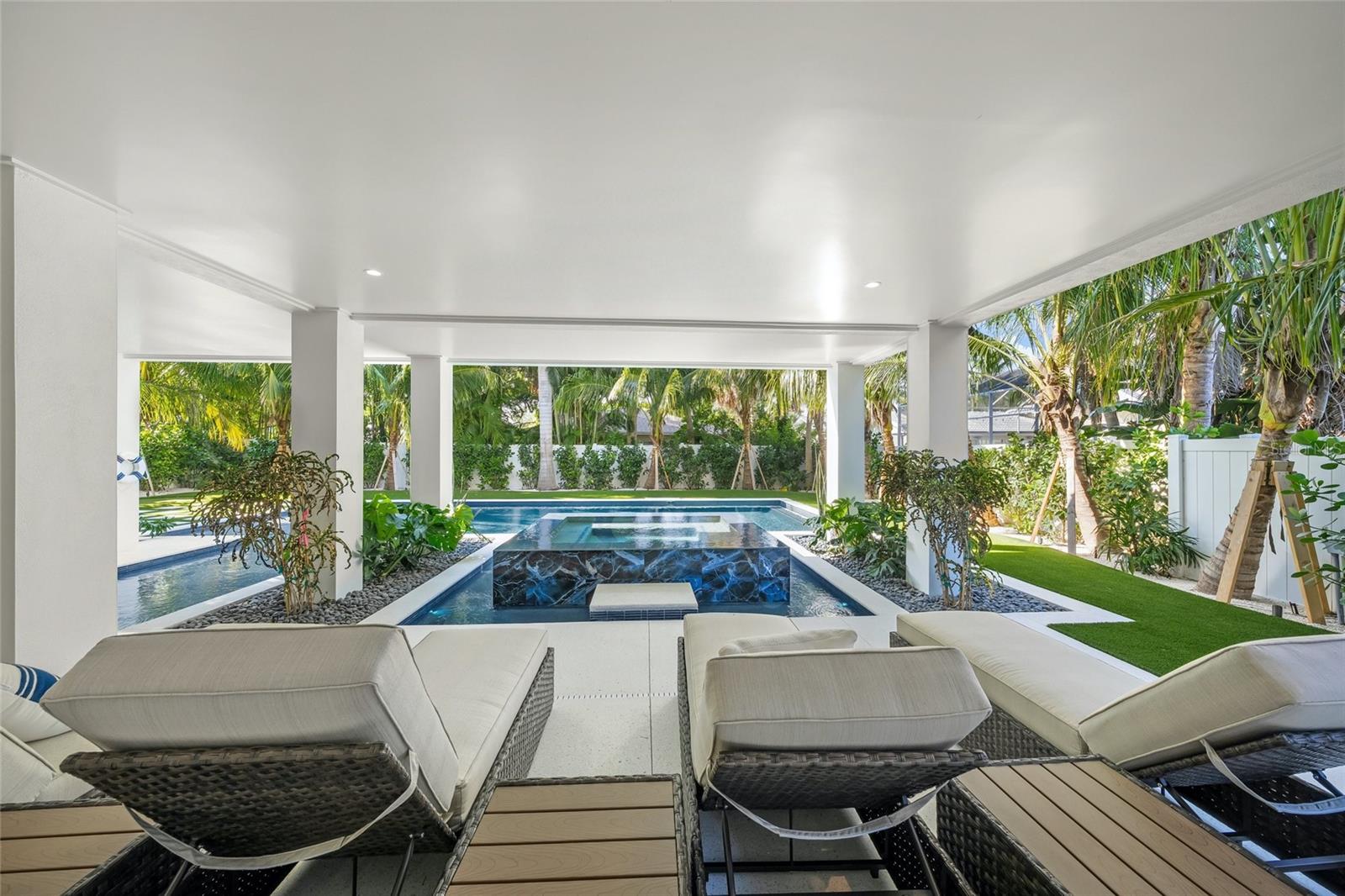 455 CLEVELAND DR, SARASOTA, FL, 34236