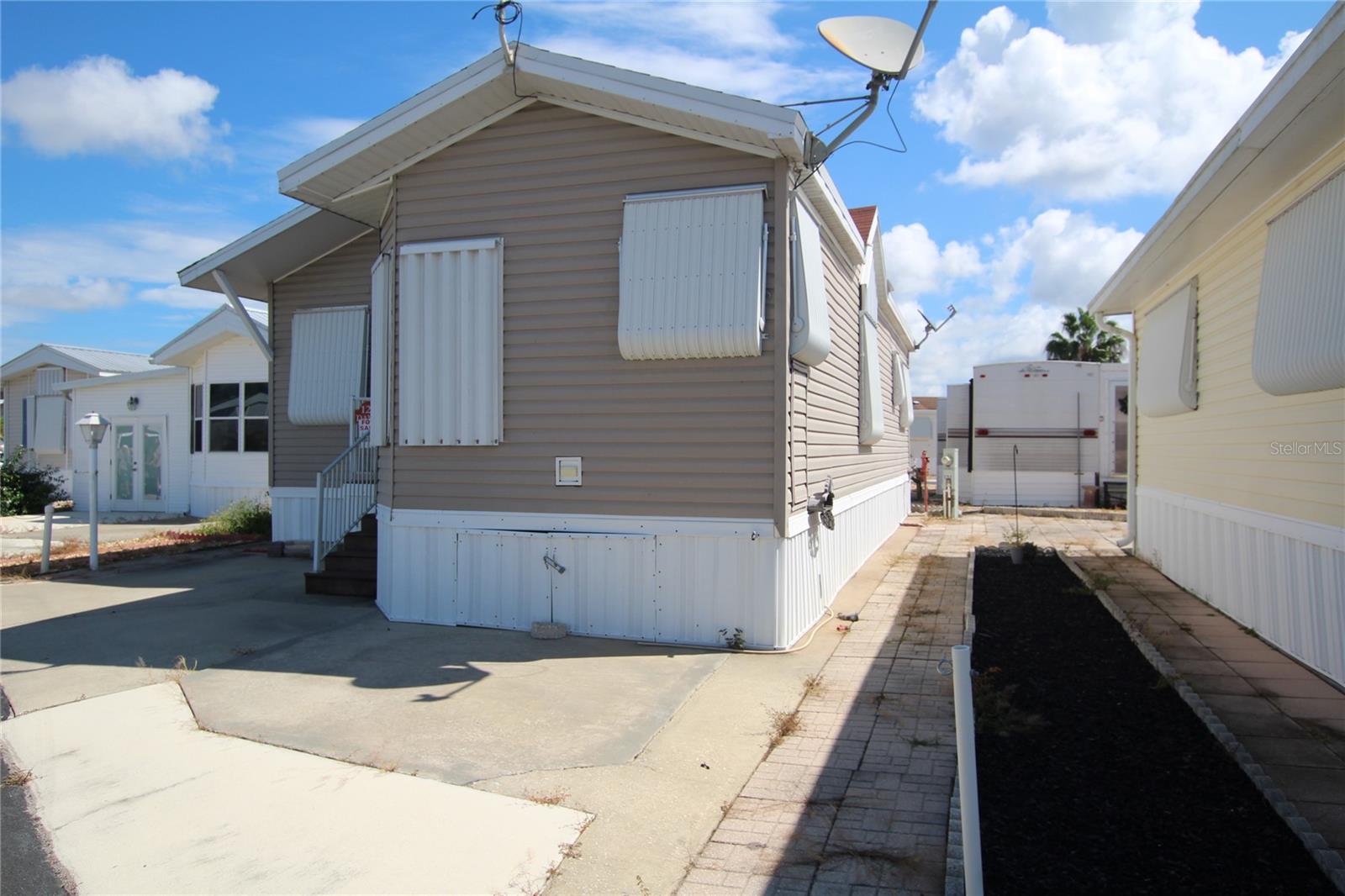 1159 DANIELS RD #121, MOORE HAVEN, FL, 33471
