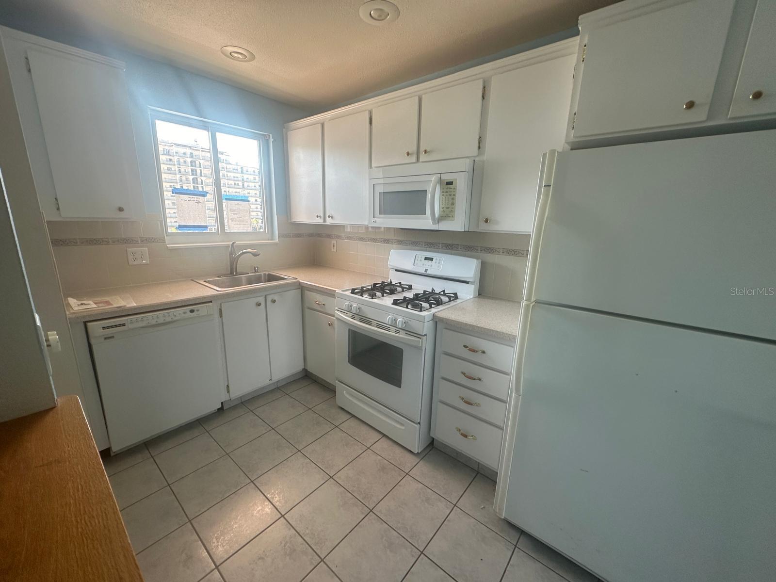 6025 SHORE BLVD S #412, GULFPORT, FL, 33707