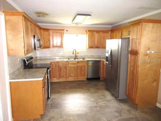 896 N 9TH ST, EAGLE LAKE, FL, 33839