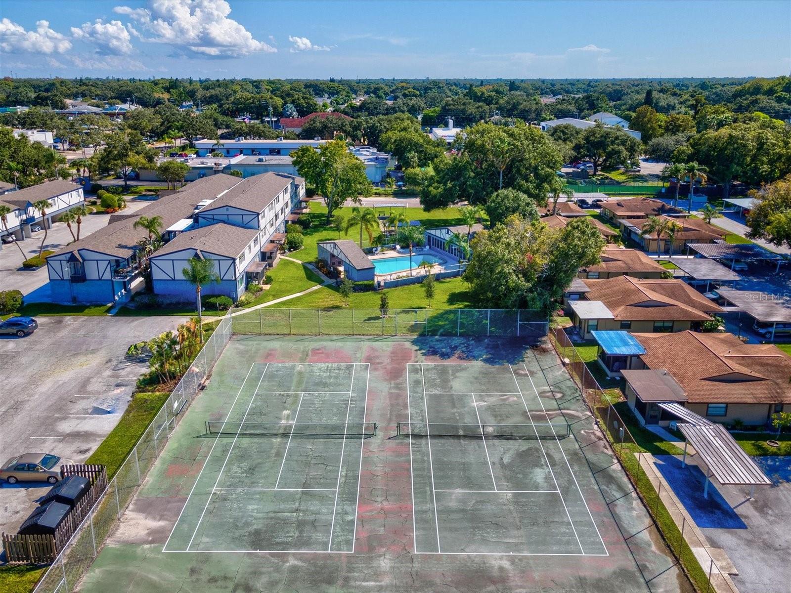 1127 KING ARTHUR CT #305, DUNEDIN, FL, 34698