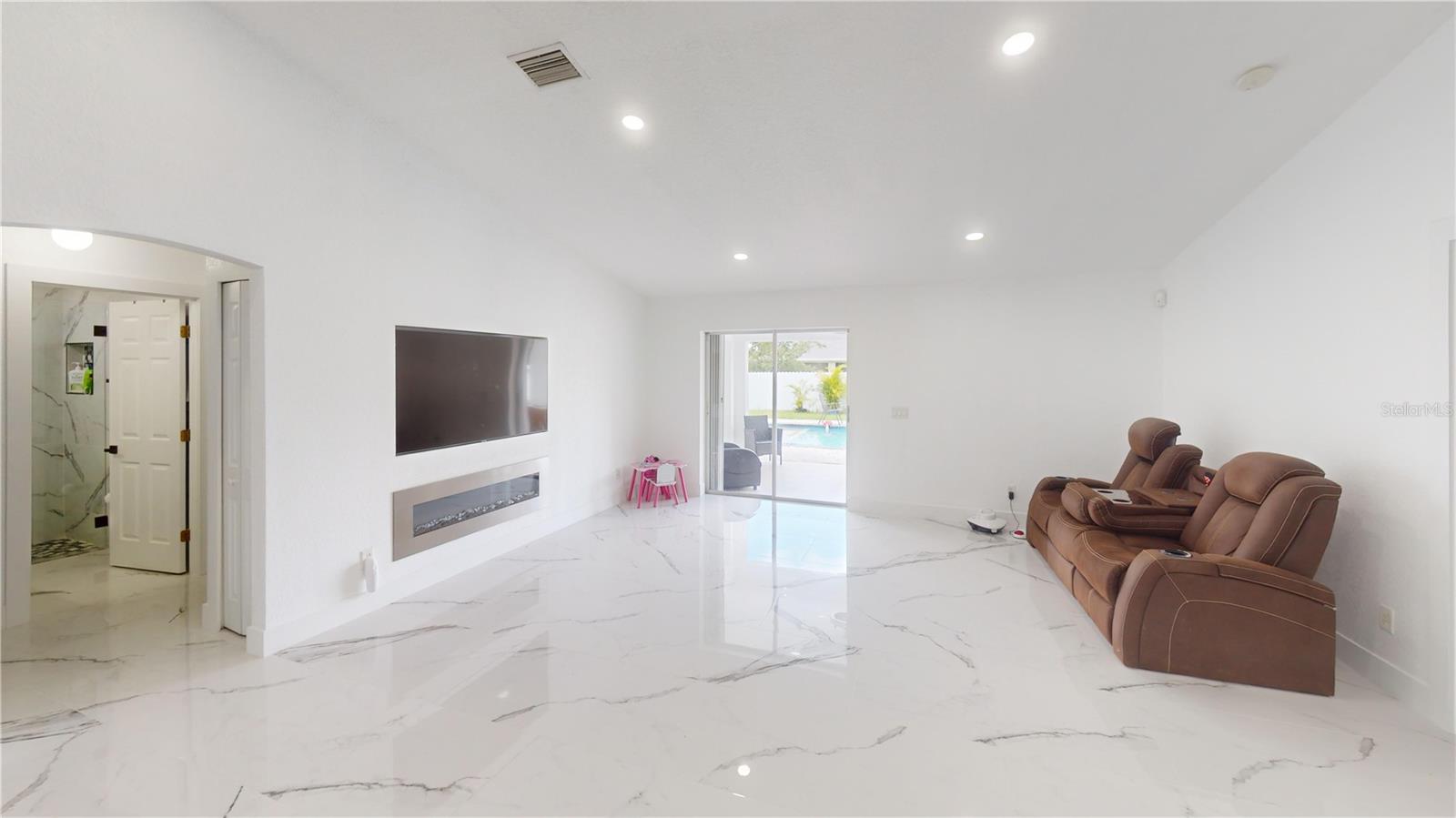 324 COMSTOCK ST, PORT CHARLOTTE, FL, 33954