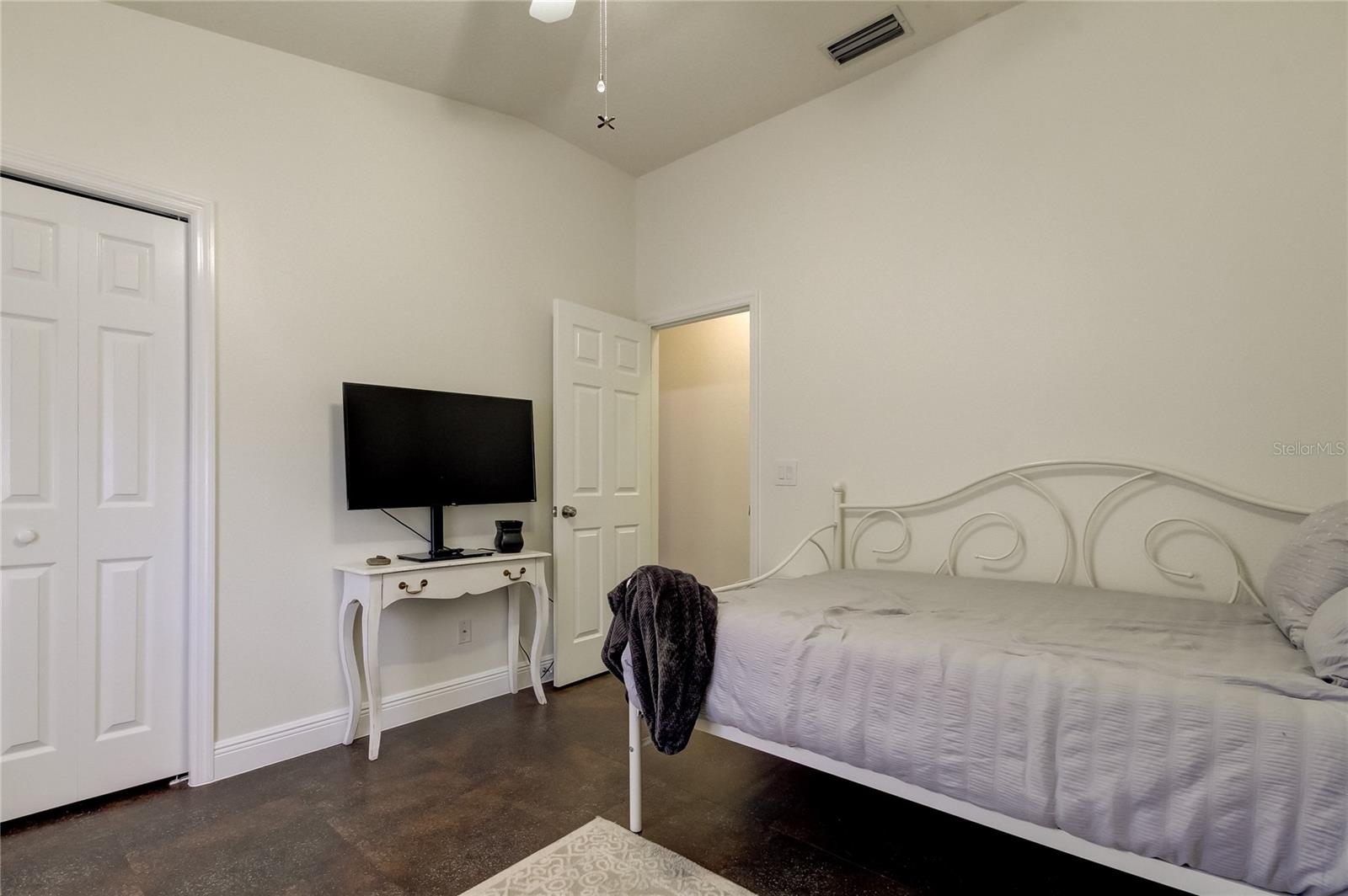 8626 TIDAL BAY LN, TAMPA, FL, 33635