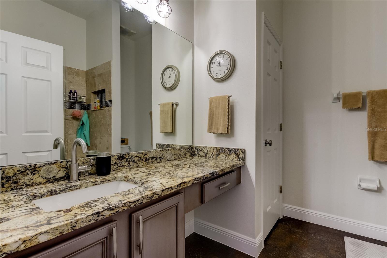 8626 TIDAL BAY LN, TAMPA, FL, 33635