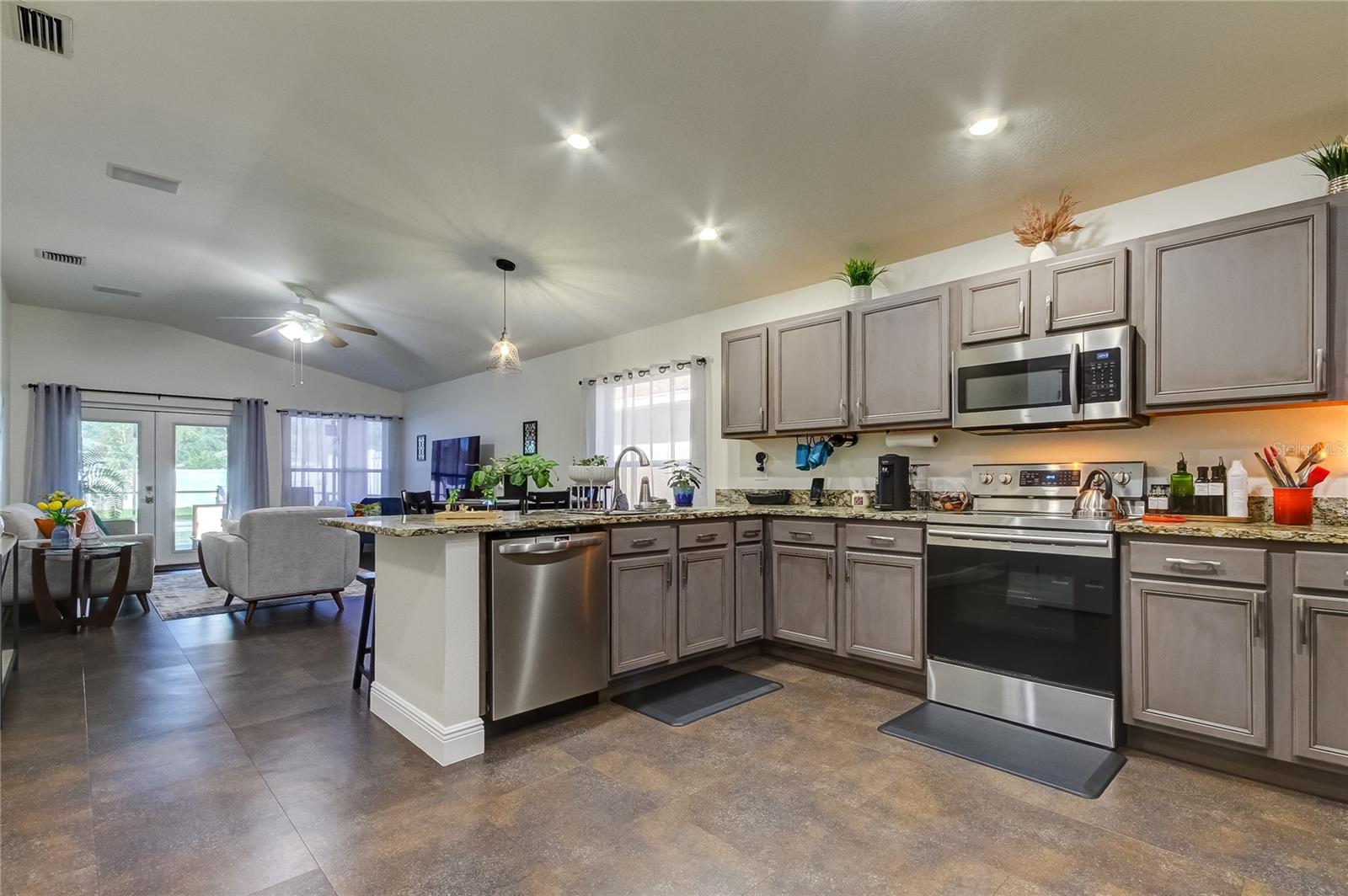 8626 TIDAL BAY LN, TAMPA, FL, 33635