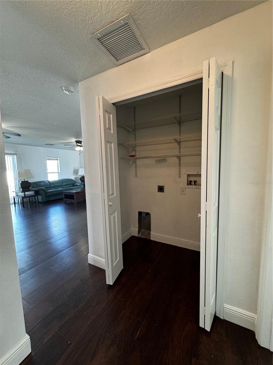 242 ABBOTSBURY DR, KISSIMMEE, FL, 34758