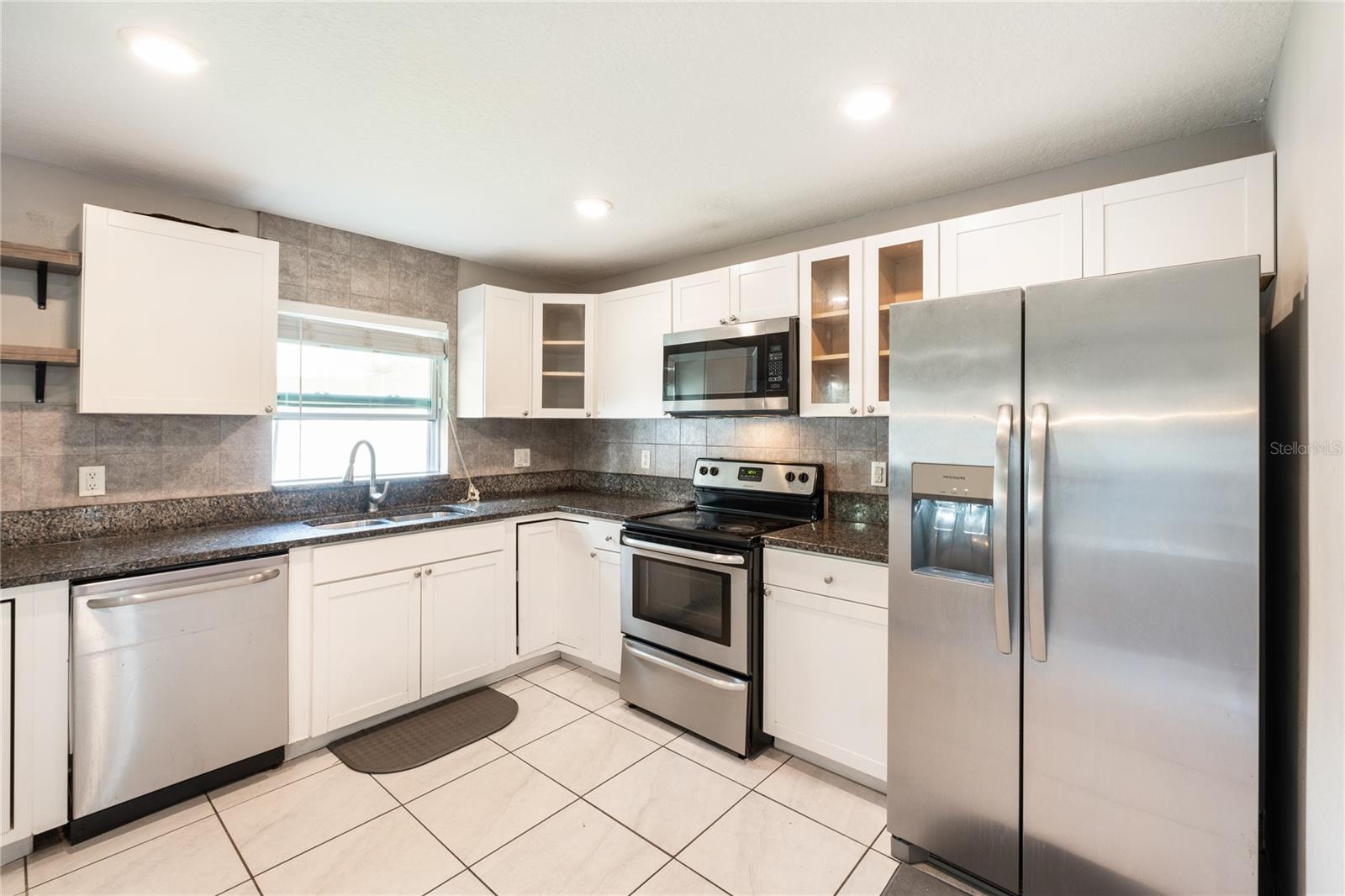 242 ABBOTSBURY DR, KISSIMMEE, FL, 34758