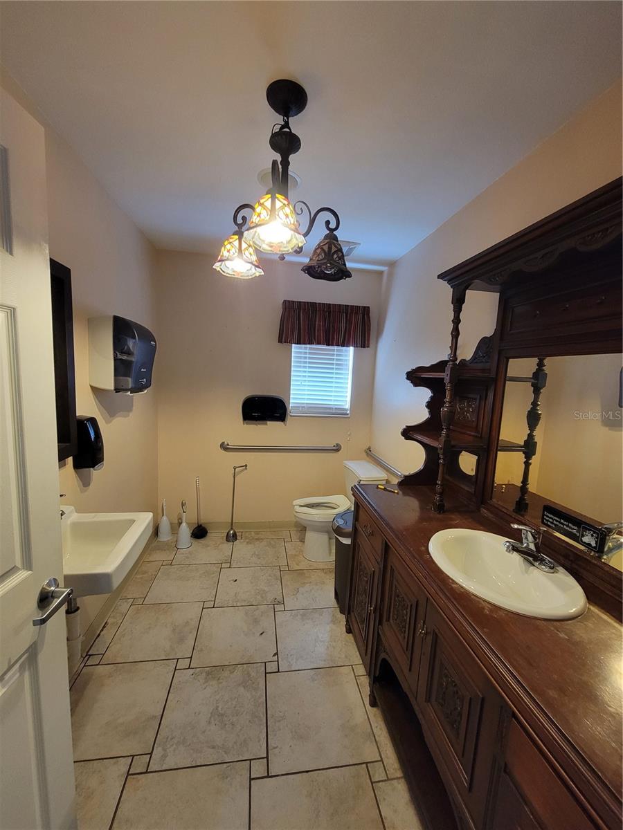 1107 LITHIA PINECREST RD, BRANDON, FL, 33511