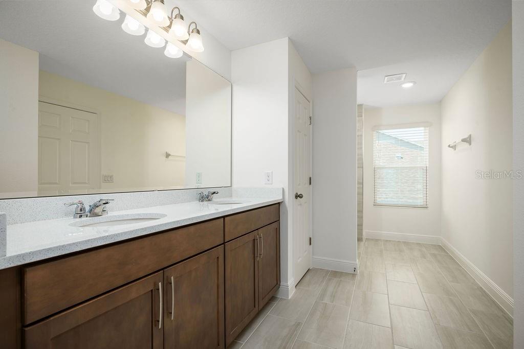 7181 DILLY LAKE AVE, GROVELAND, FL, 34736