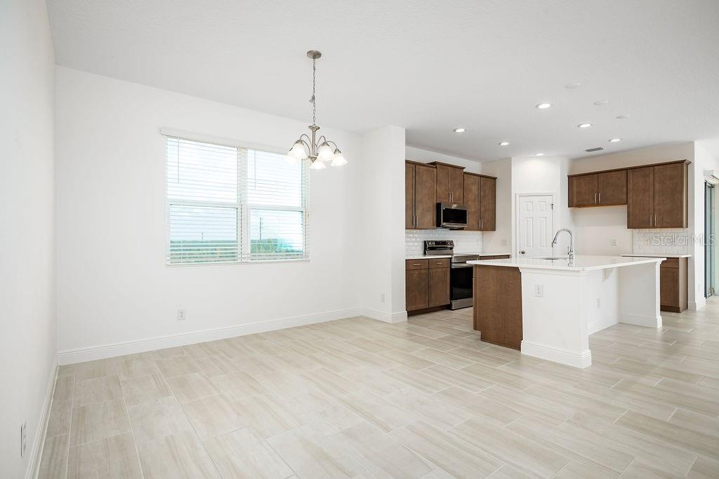 7181 DILLY LAKE AVE, GROVELAND, FL, 34736