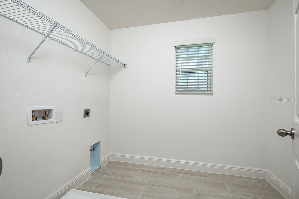 7181 DILLY LAKE AVE, GROVELAND, FL, 34736