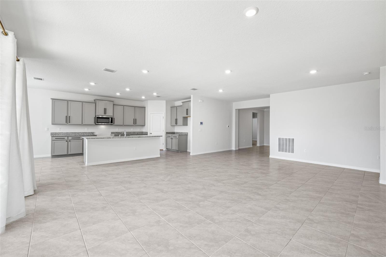 13862 WHISKEY DAISY DR, DADE CITY, FL, 33525