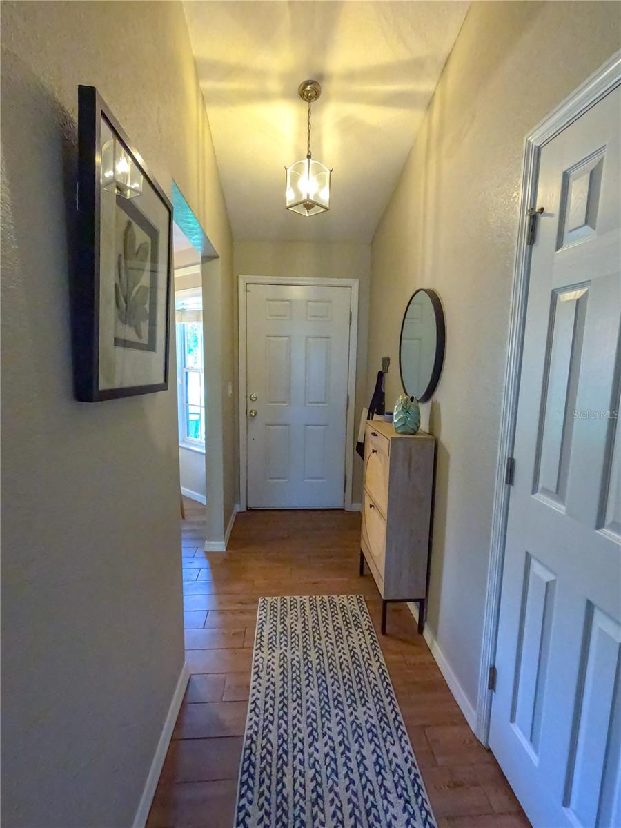 421 LONDRINA DR, PUNTA GORDA, FL, 33983