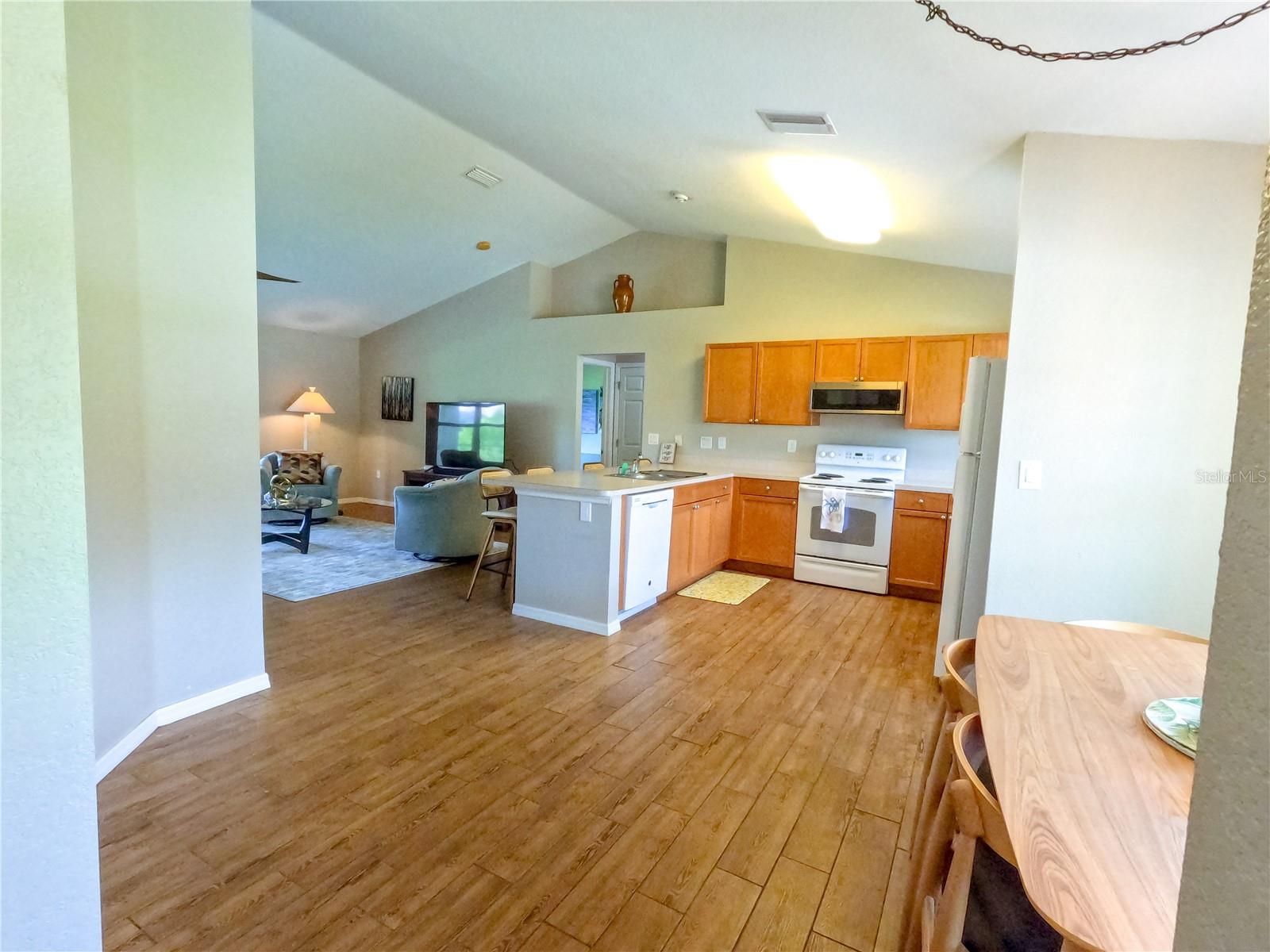 421 LONDRINA DR, PUNTA GORDA, FL, 33983