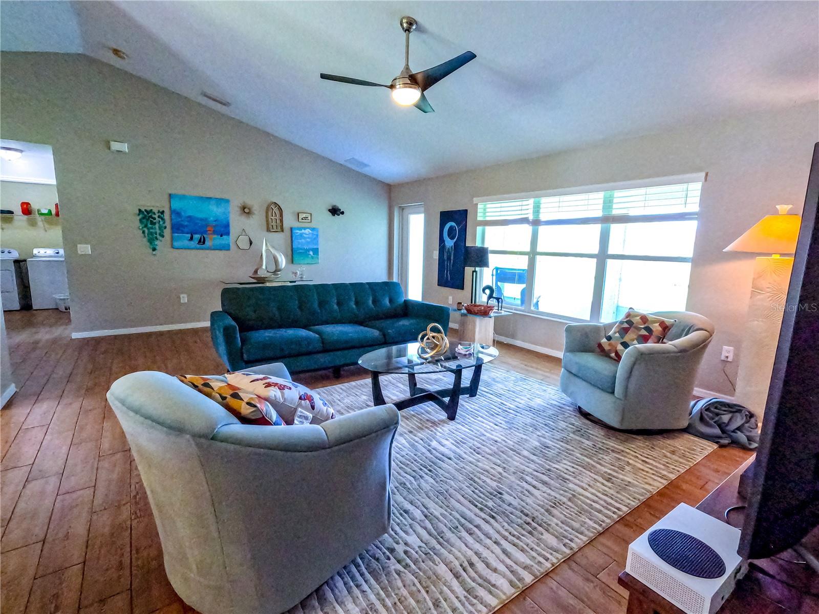 421 LONDRINA DR, PUNTA GORDA, FL, 33983