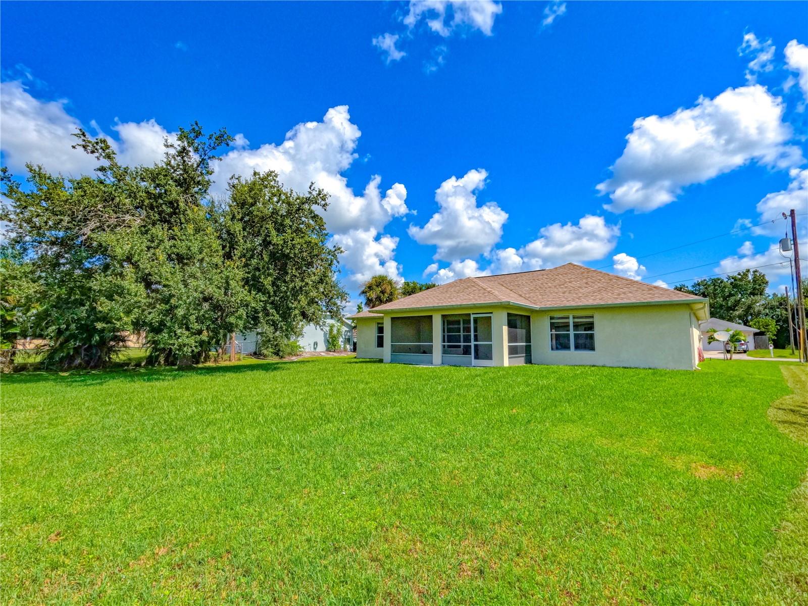 421 LONDRINA DR, PUNTA GORDA, FL, 33983