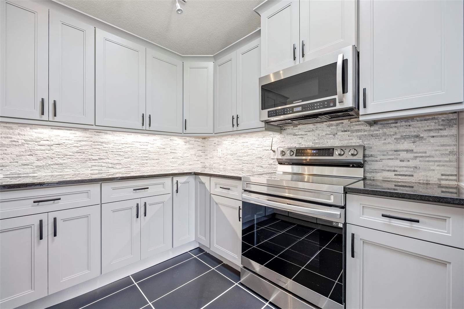 32840 PONDEROSA AVE, DELAND, FL, 32720