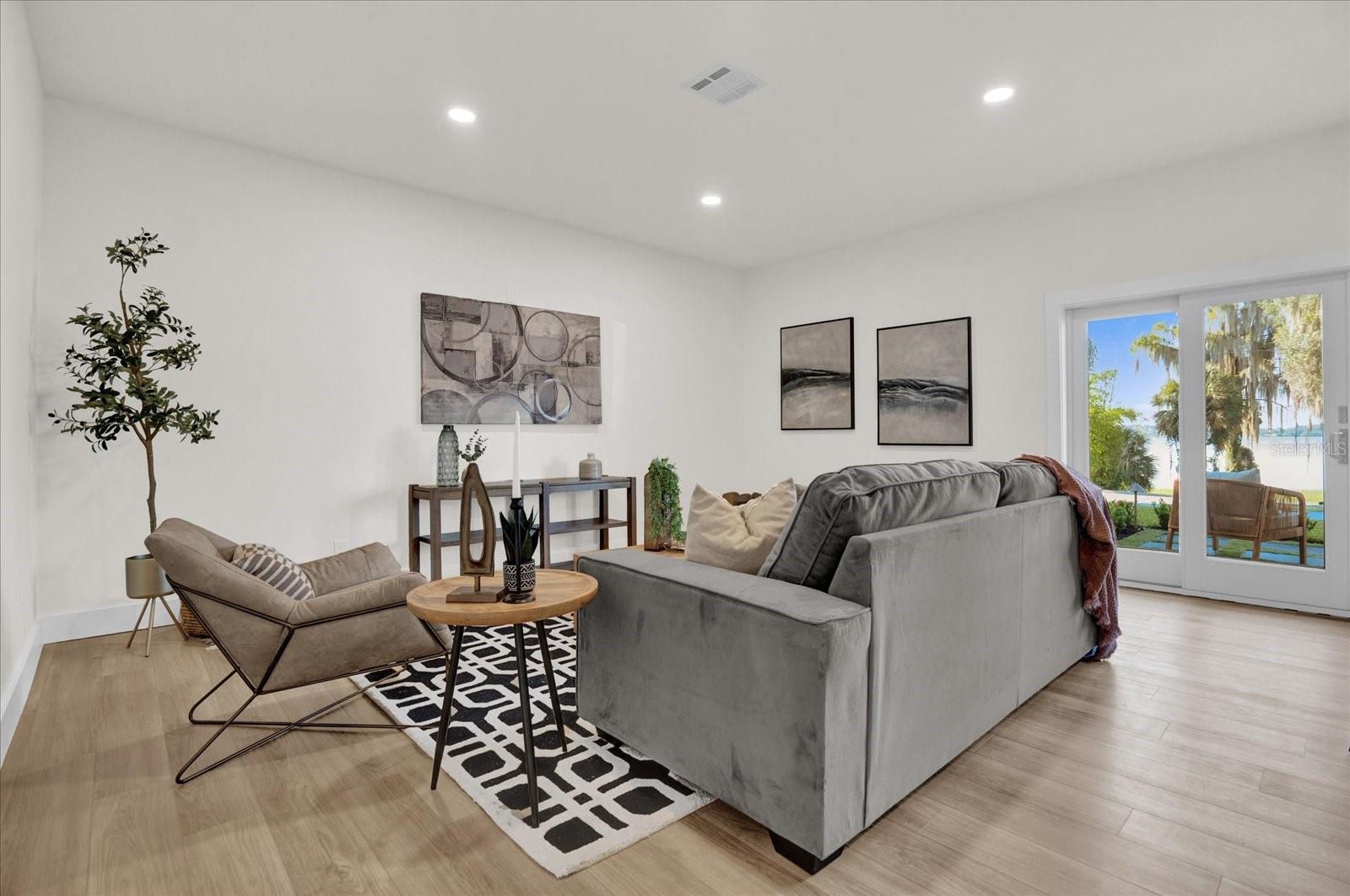 238 E LAKESHORE DR, CLERMONT, FL, 34711