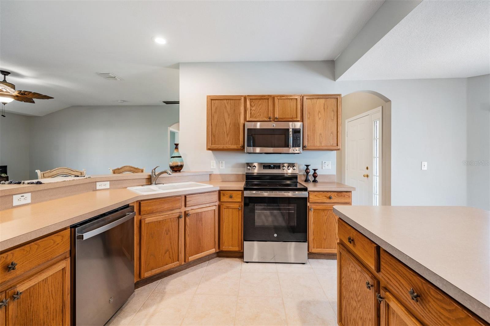 10534 COLLAR DR, SAN ANTONIO, FL, 33576