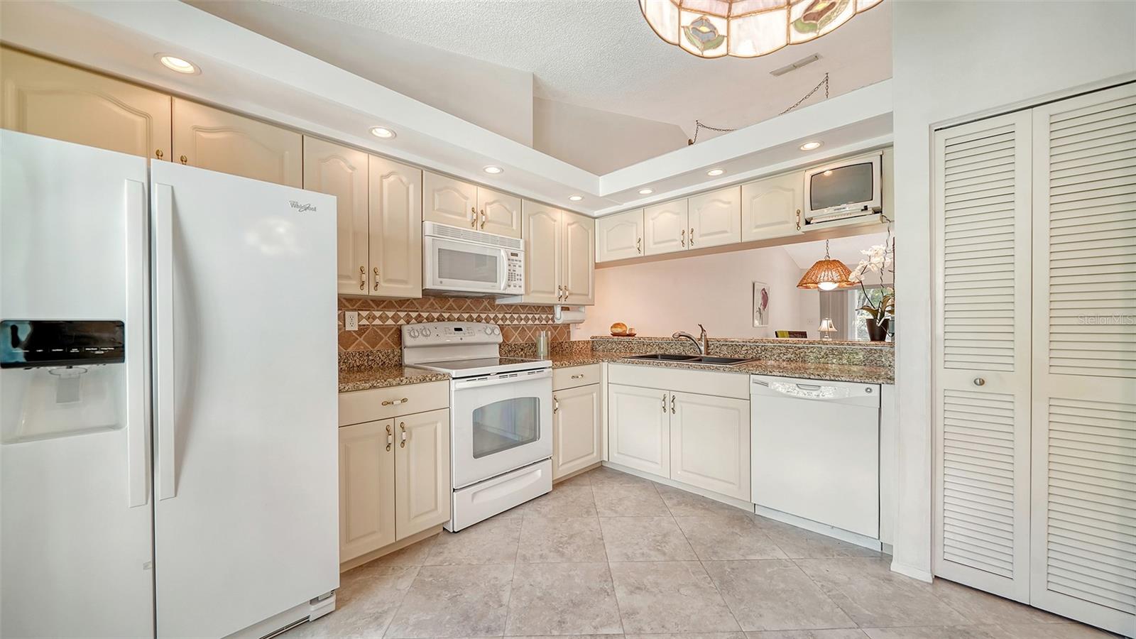 5956 CLUBSIDE DR #7651, SARASOTA, FL, 34243