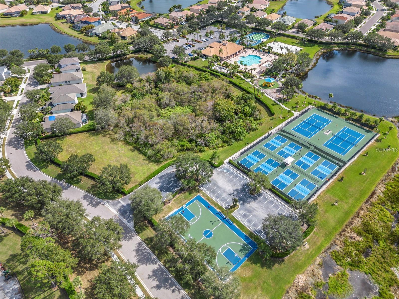 811 FAIRWAY COVE LN #205, BRADENTON, FL, 34212