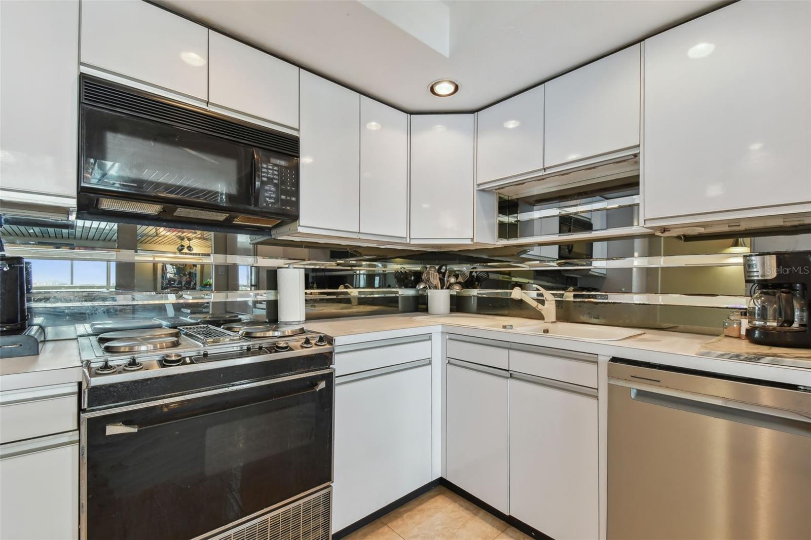 800 S GULFVIEW BLVD #903, CLEARWATER BEACH, FL, 33767