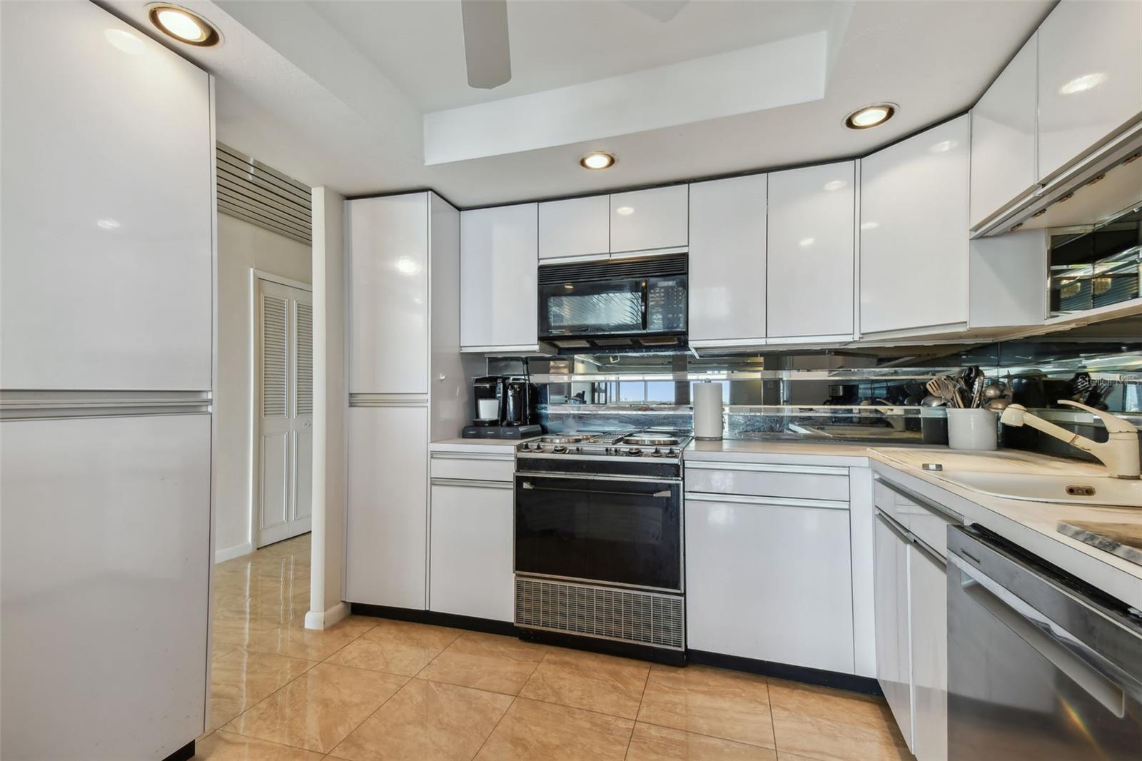 800 S GULFVIEW BLVD #903, CLEARWATER BEACH, FL, 33767