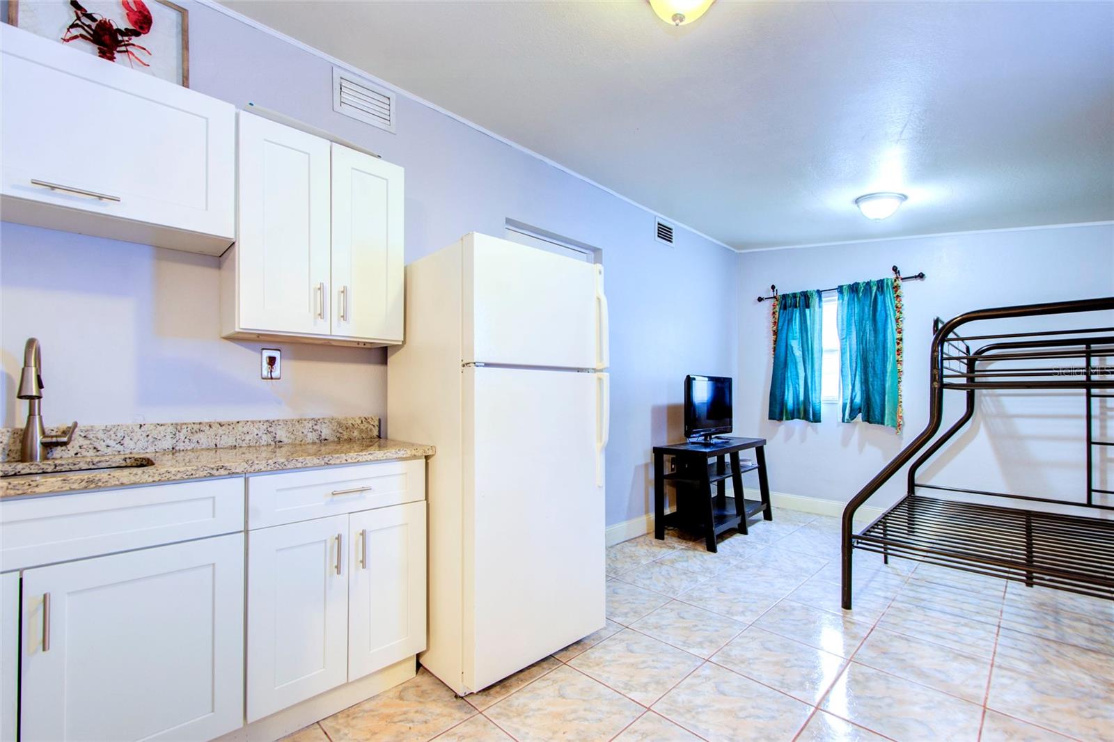6906 N CLARK AVE, TAMPA, FL, 33614