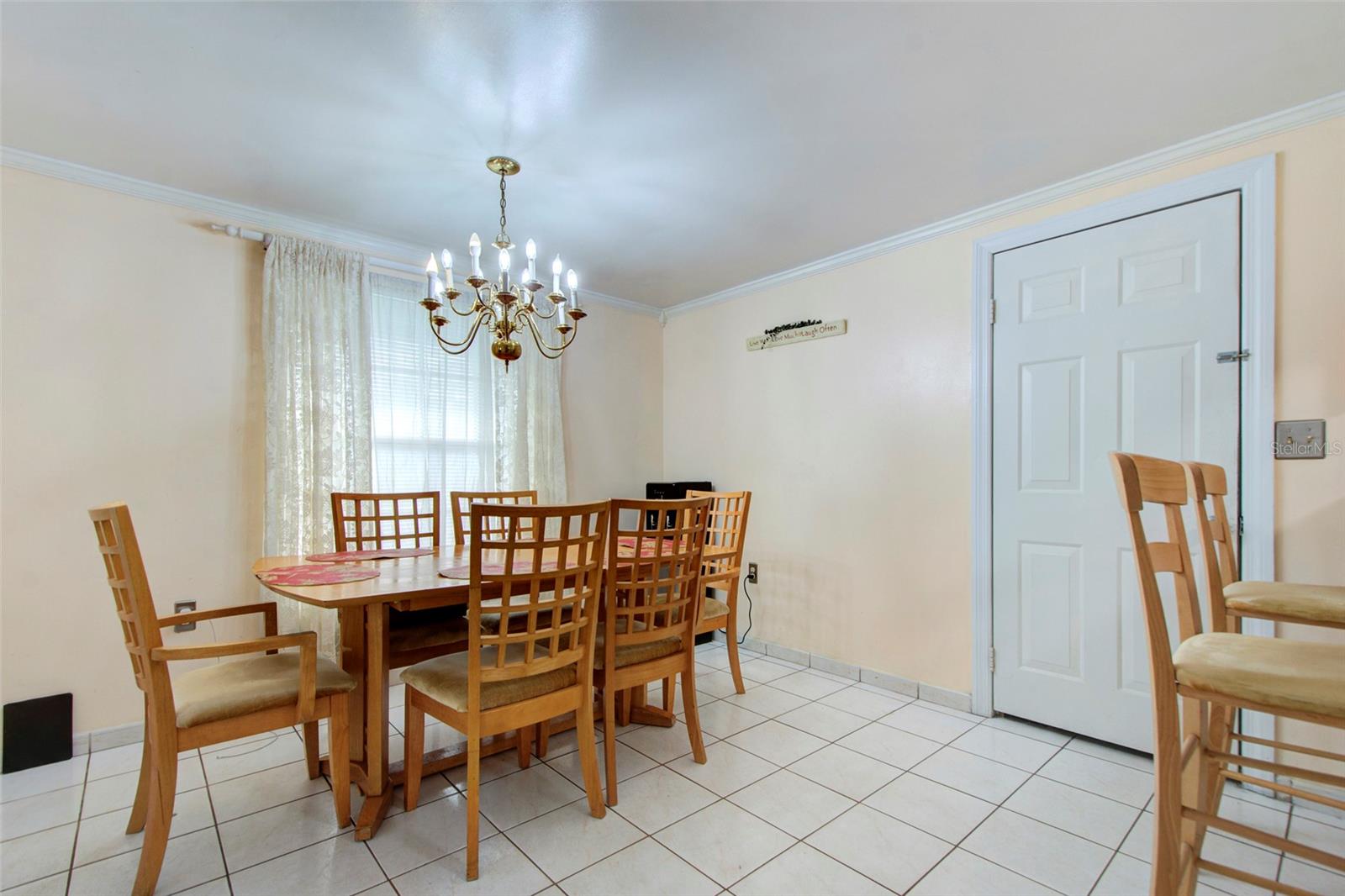 6906 N CLARK AVE, TAMPA, FL, 33614