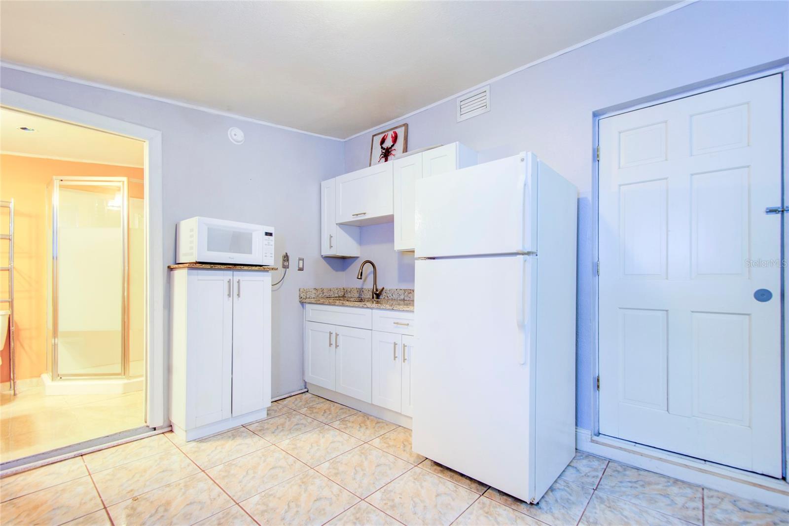 6906 N CLARK AVE, TAMPA, FL, 33614