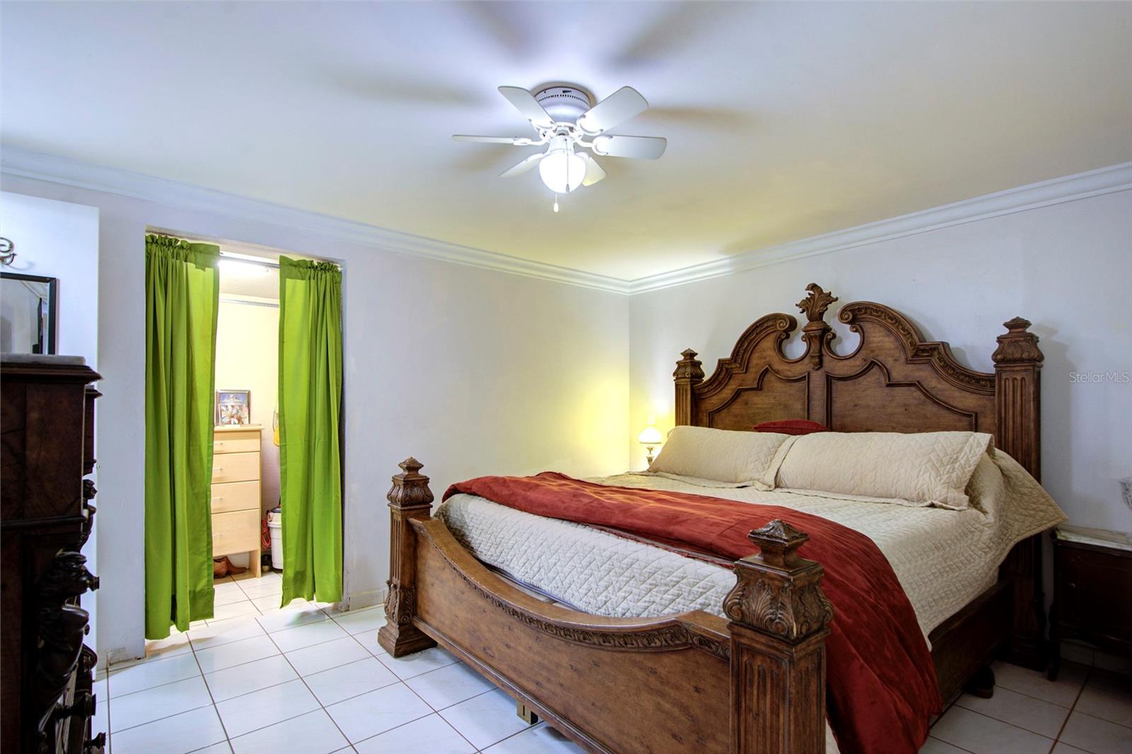 6906 N CLARK AVE, TAMPA, FL, 33614
