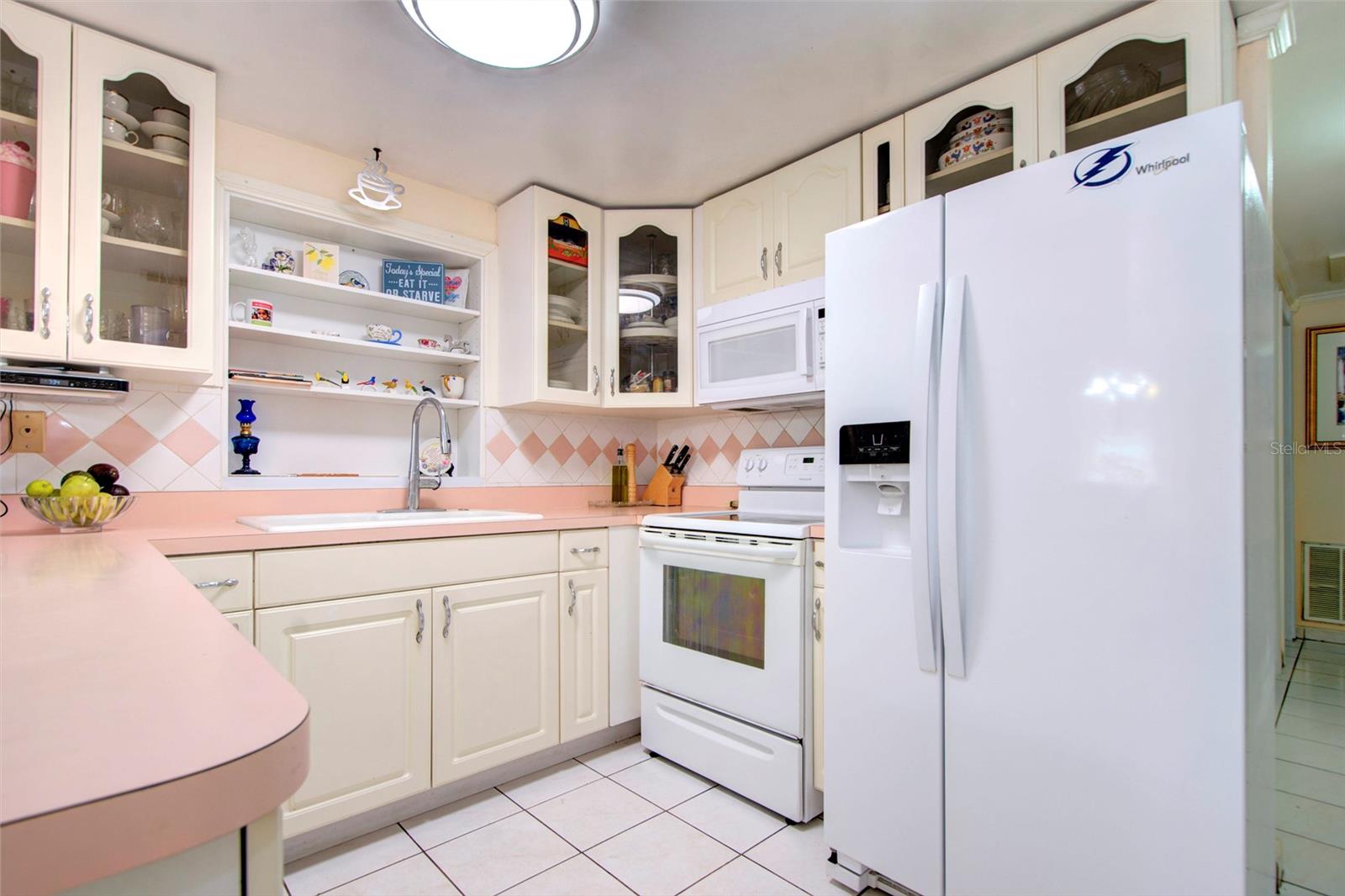 6906 N CLARK AVE, TAMPA, FL, 33614