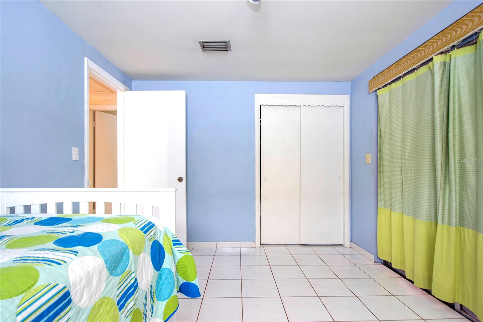 6906 N CLARK AVE, TAMPA, FL, 33614