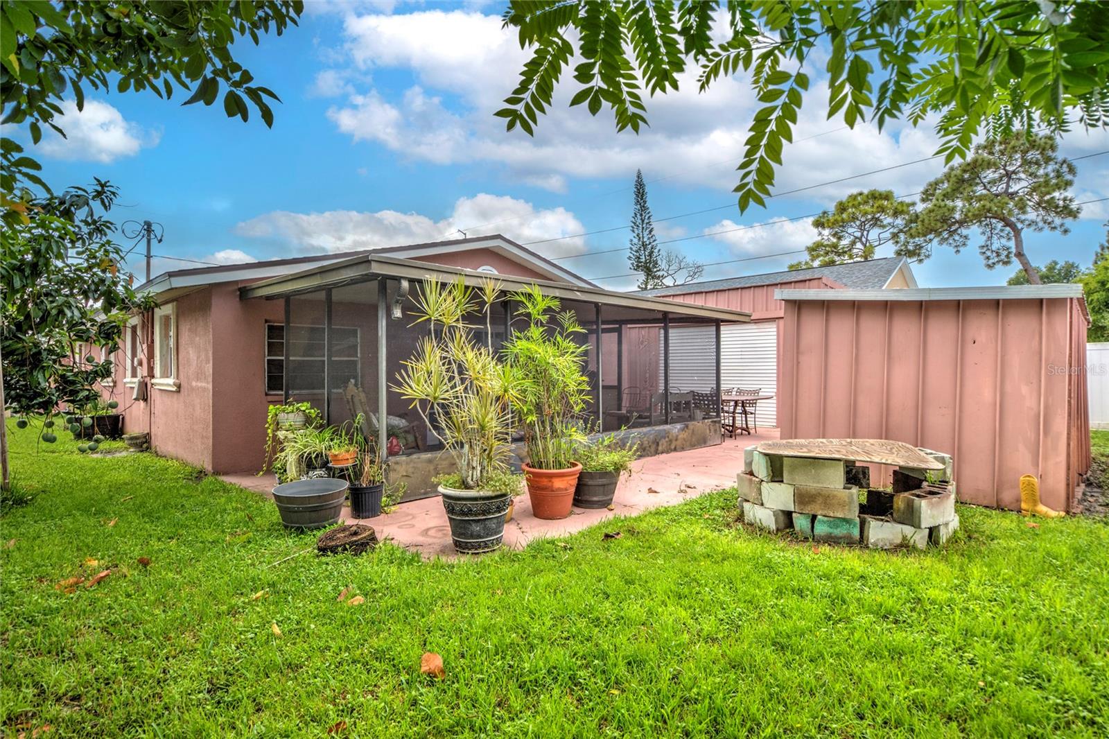 6906 N CLARK AVE, TAMPA, FL, 33614