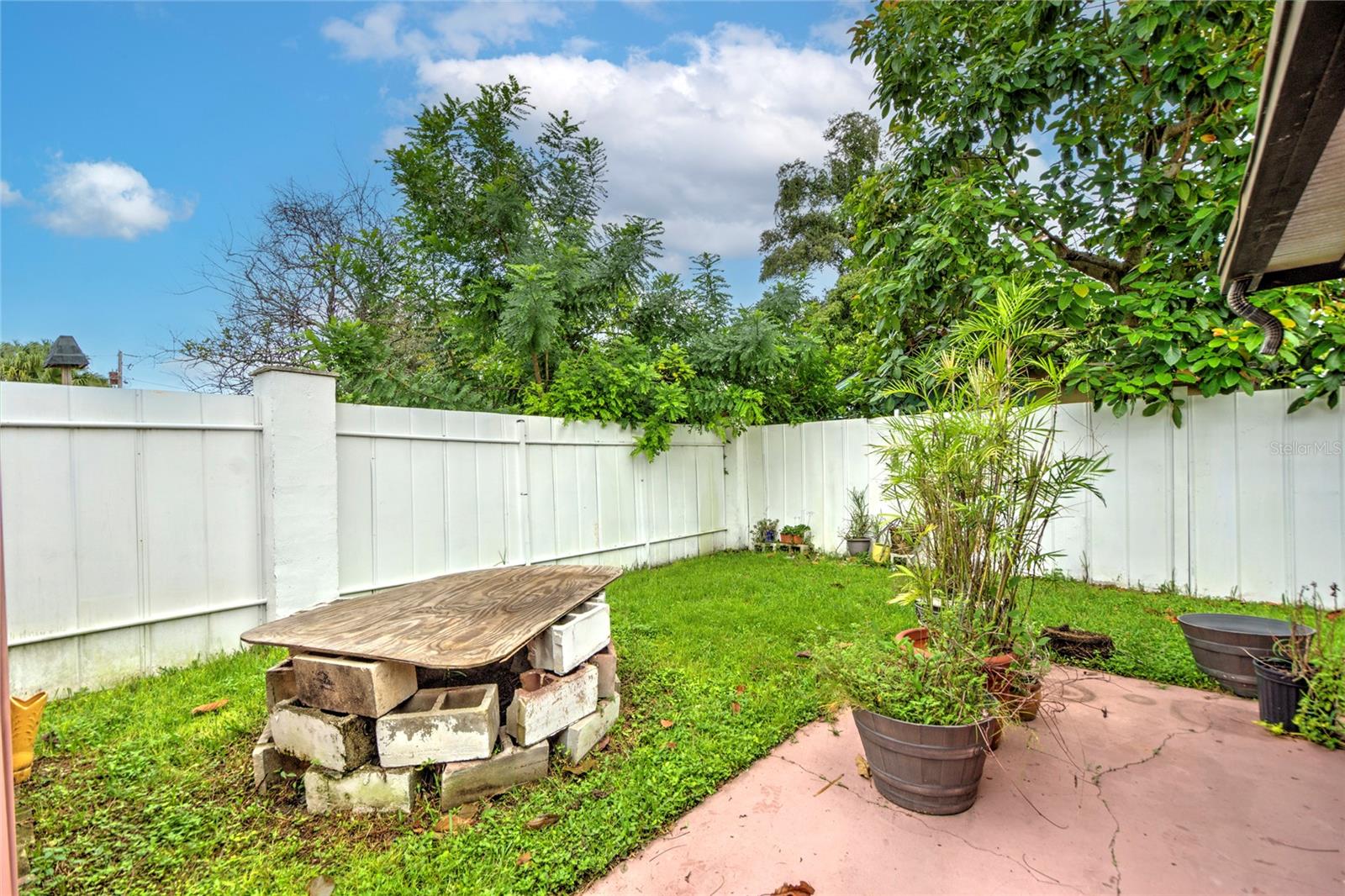 6906 N CLARK AVE, TAMPA, FL, 33614