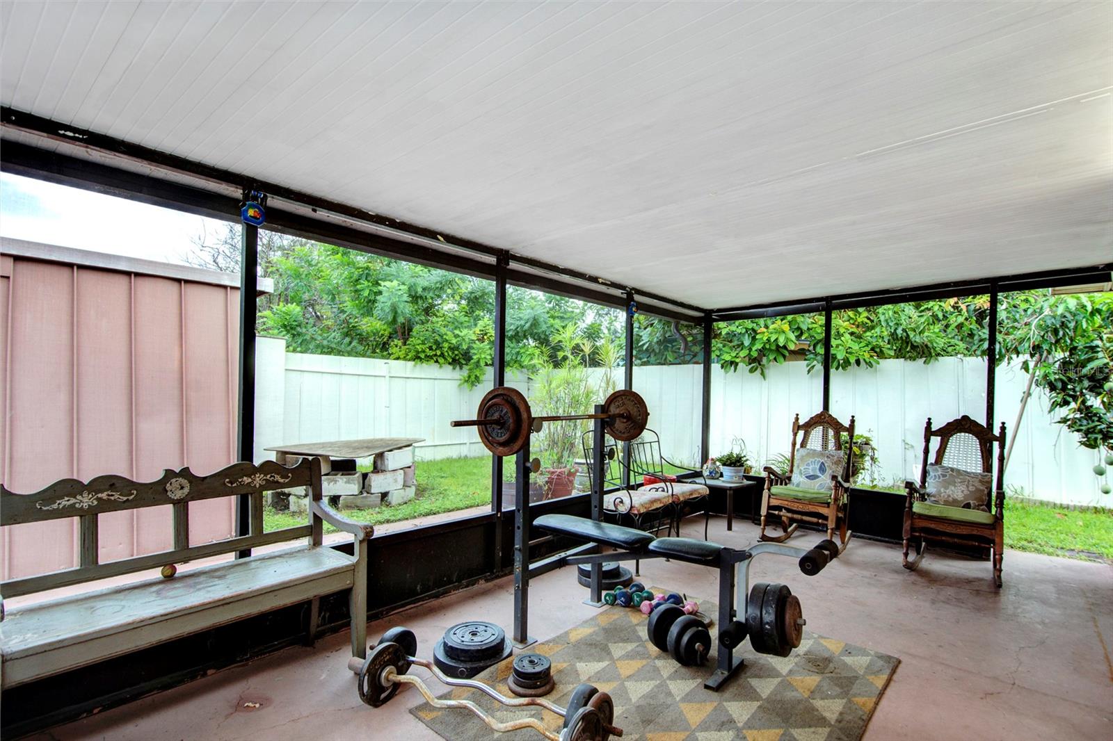 6906 N CLARK AVE, TAMPA, FL, 33614