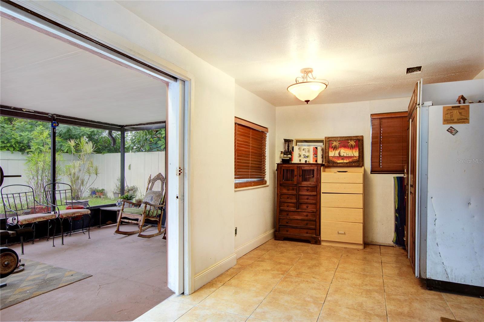 6906 N CLARK AVE, TAMPA, FL, 33614