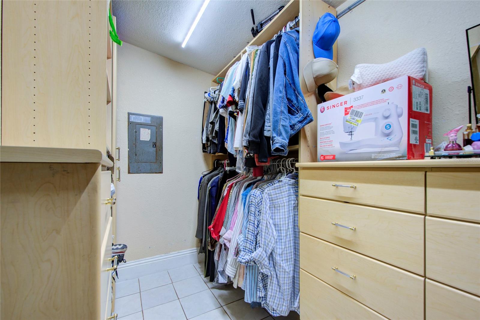 6906 N CLARK AVE, TAMPA, FL, 33614