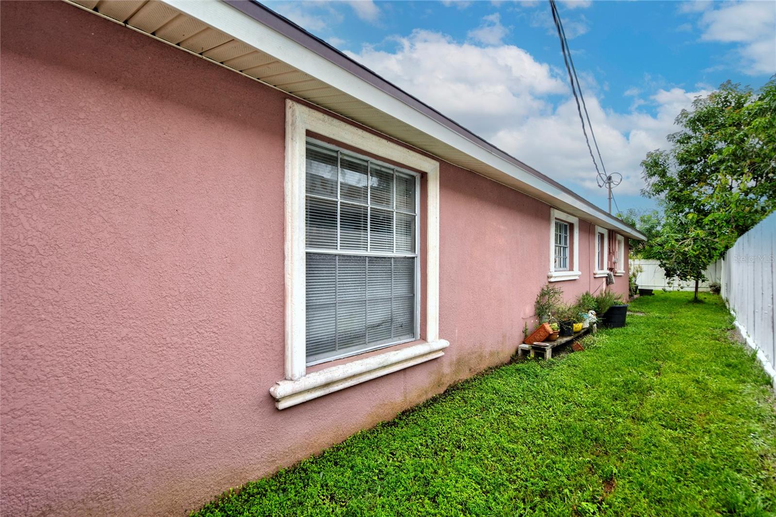 6906 N CLARK AVE, TAMPA, FL, 33614