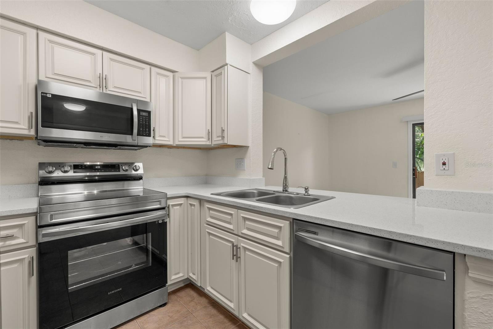 3704 BRIGADOON CIR, CLEARWATER, FL, 33759