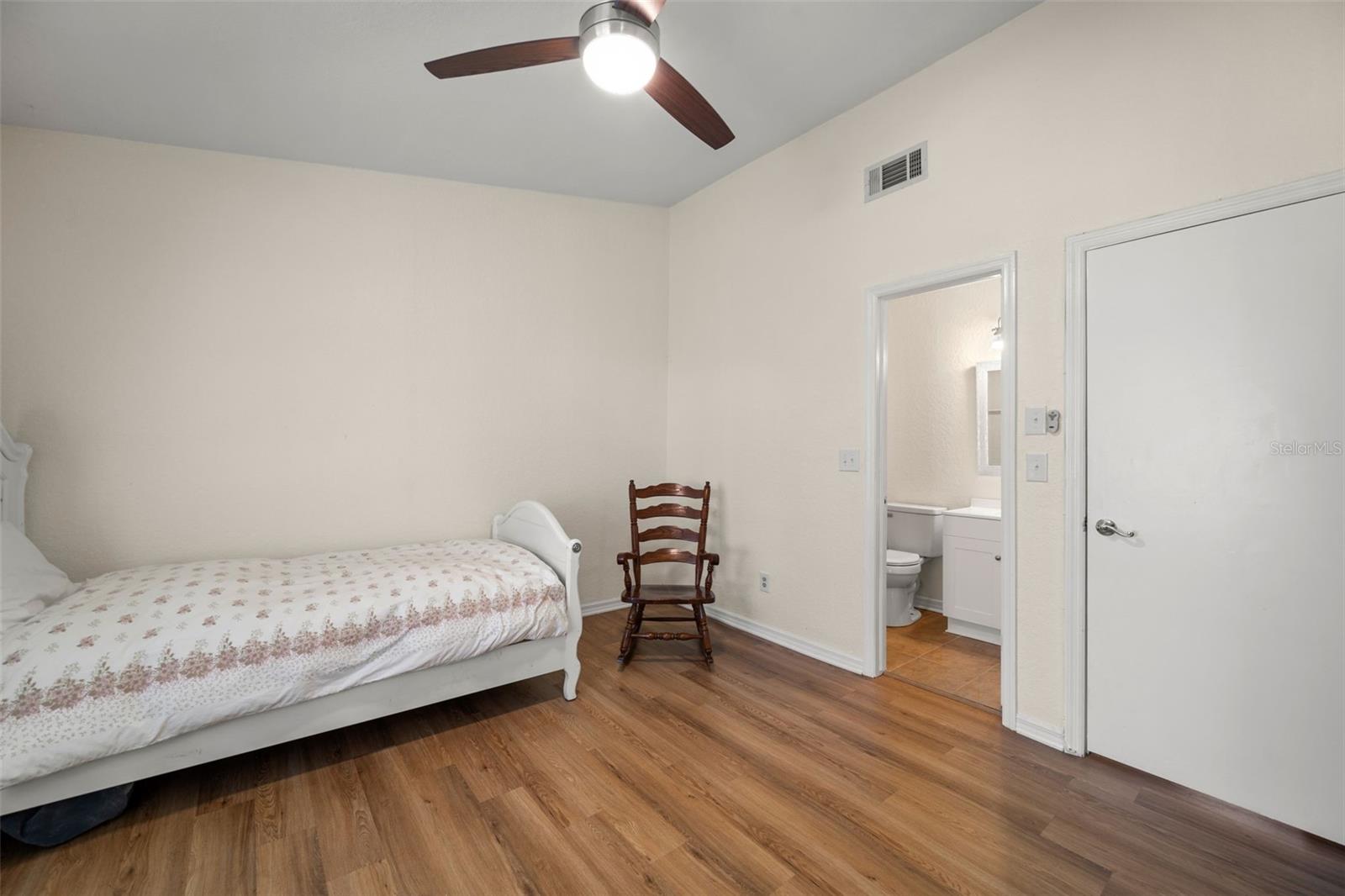 3704 BRIGADOON CIR, CLEARWATER, FL, 33759