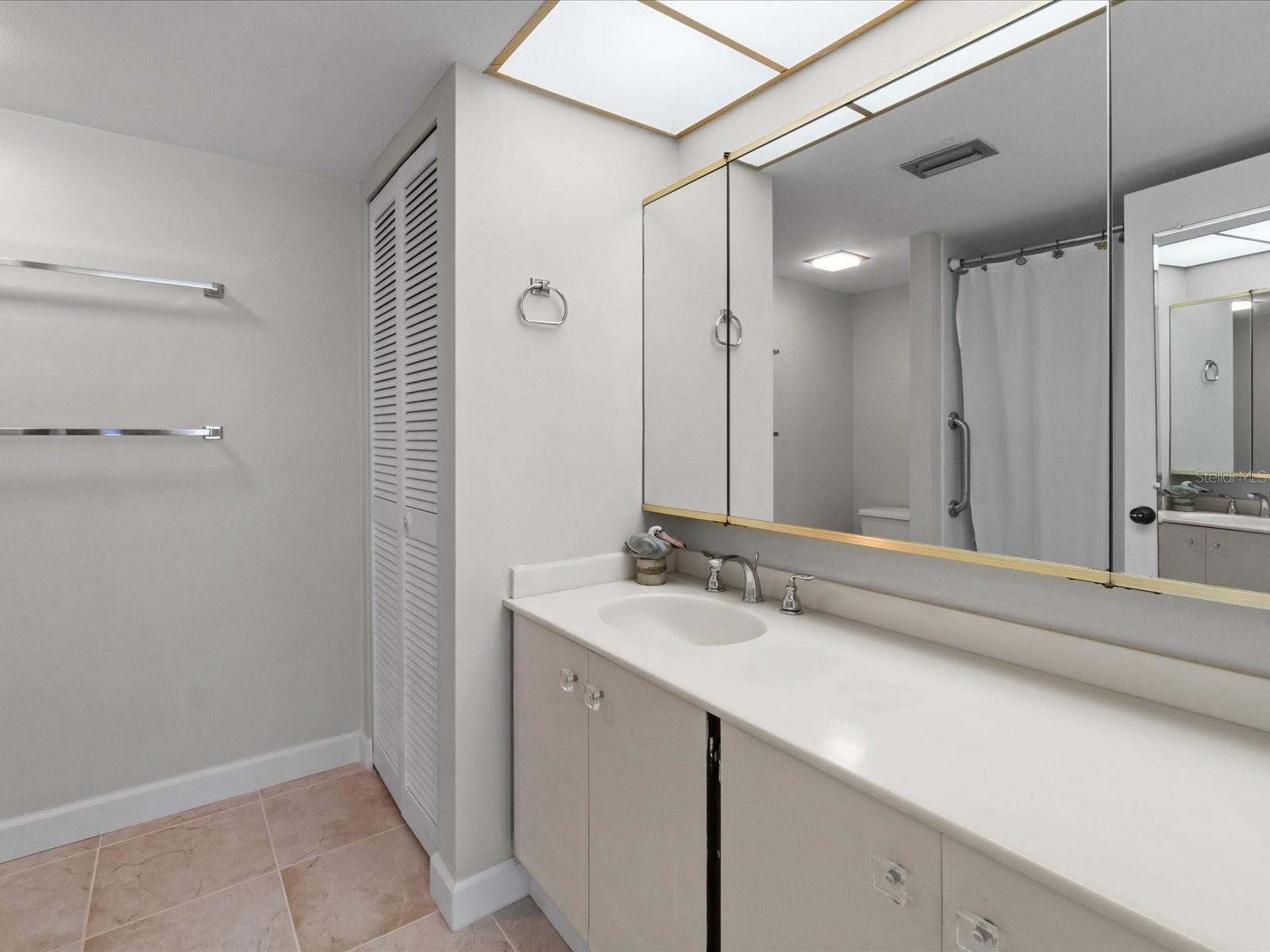 220 BELLEVIEW BLVD #702, BELLEAIR, FL, 33756